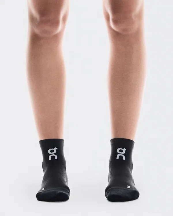On Core Run Sock Mid 2P Black